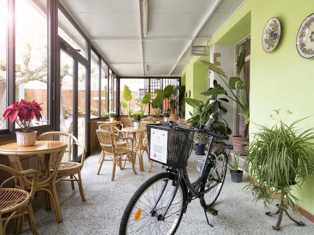 קאלדס דה מאלבלה Hostal Fabrellas מראה חיצוני תמונה
