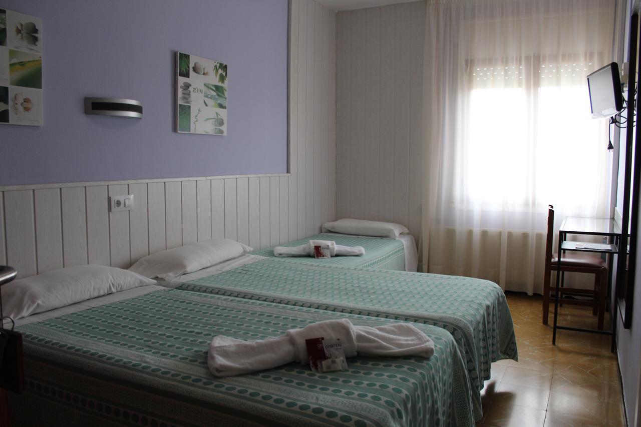 קאלדס דה מאלבלה Hostal Fabrellas מראה חיצוני תמונה