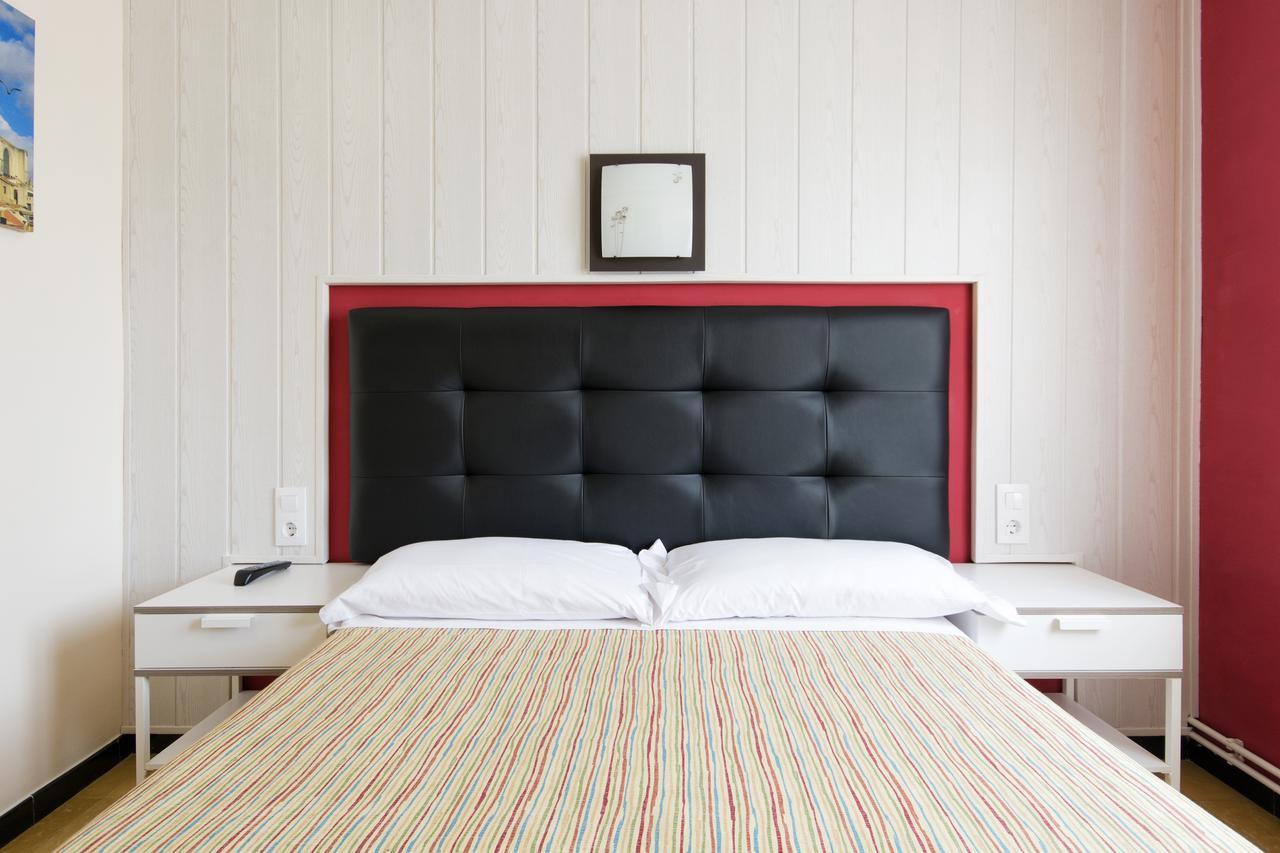 קאלדס דה מאלבלה Hostal Fabrellas מראה חיצוני תמונה